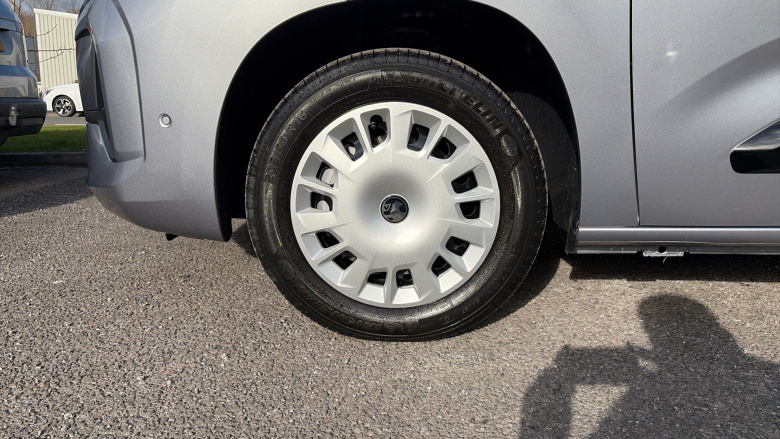 Vauxhall Combo Cargo Combo Xl Diesel 1.5 Turbo D 100ps Pro H1 Van